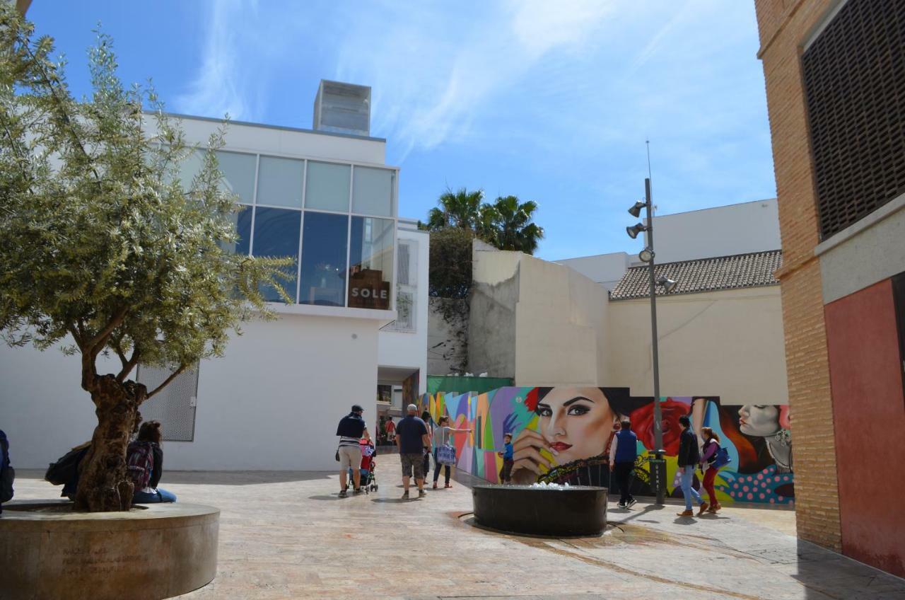 Homely Malaga Plaza Montano Екстер'єр фото